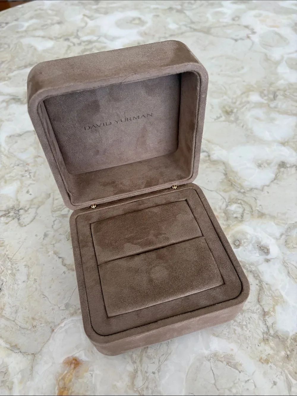 David Yurman Extra Large Leather Ring Box - Picture 3 of 10